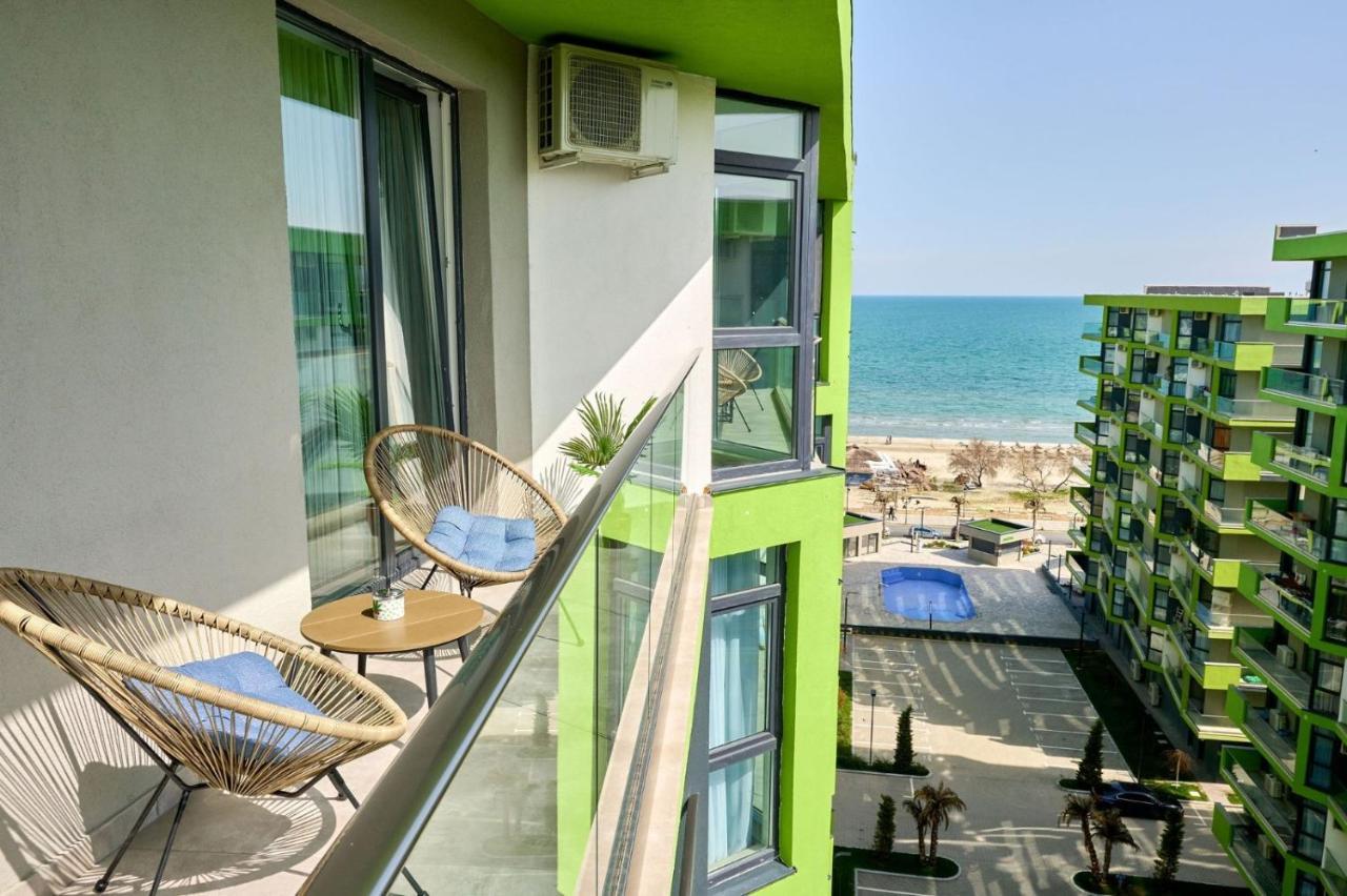 Vintage Breeze Apartment - Spa Pools Resort Mamaia Exterior photo